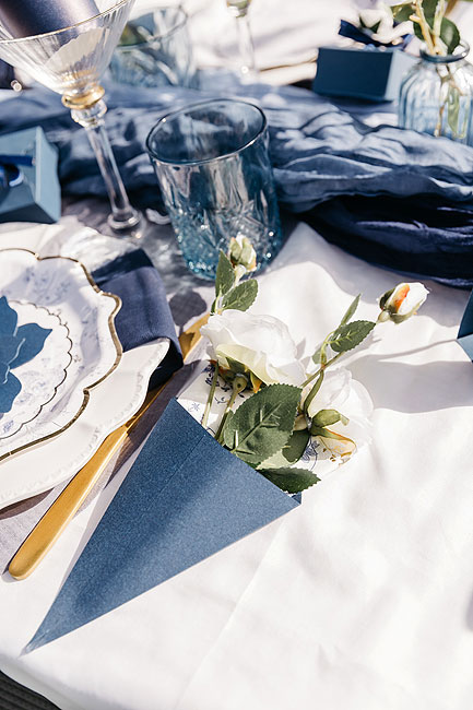 Cone Carton Bleu Marine Décoration Florale Originale Table