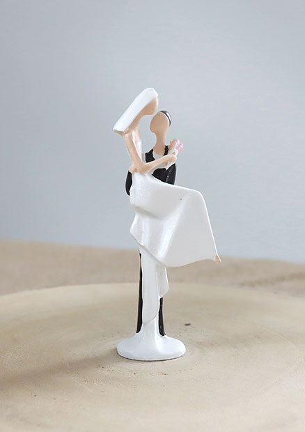 Petite Figurine Gateau Couple Mariés Design Blanc